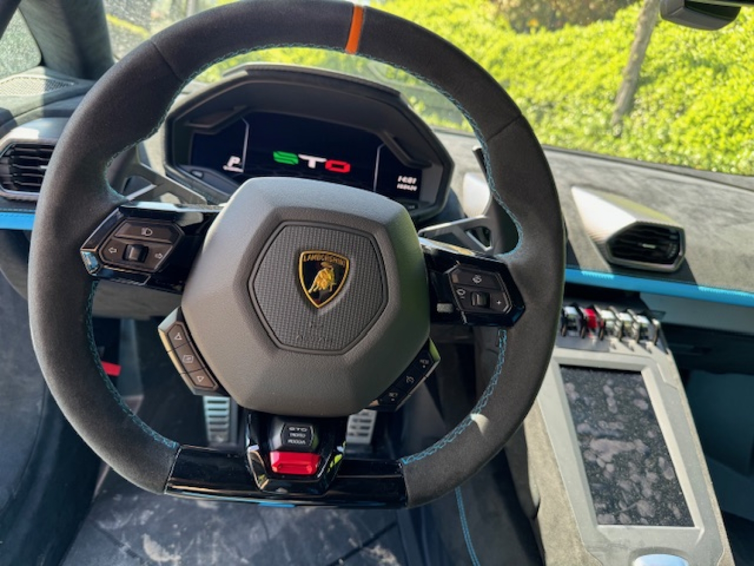 Lamborghini Huracan sto interior